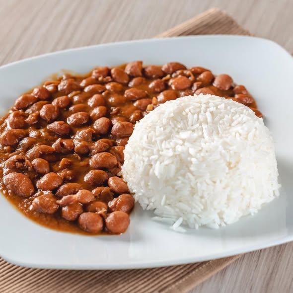Arroz con menestra y pechuga de pollo